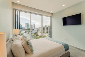 3 slaapkamers, een strijkplank/strijkijzer, wifi, beddengoed