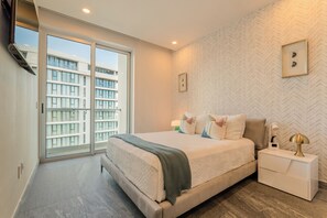 3 bedrooms, iron/ironing board, WiFi, bed sheets - Modern apartment in Puerto Cancun with partial ocean and marina view 🌊 (Puerto Cancun)