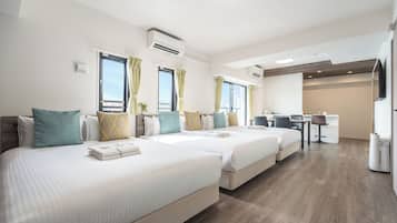 Luxury Triple Room, Balcony, City View | Free WiFi