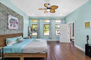 3 habitaciones, tabla de planchar con plancha, wifi y ropa de cama