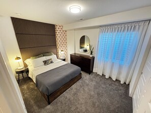 3 habitaciones, escritorio, tabla de planchar con plancha y wifi gratis