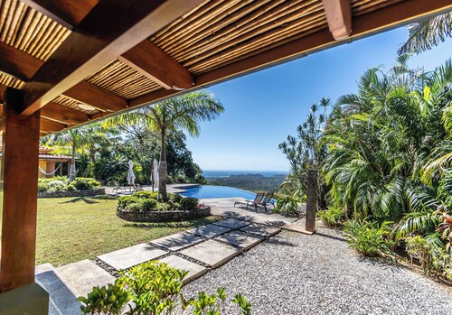 Oceanview mountaintop 5-bedroom villa in Samara.  Short drive to the beach.