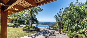 Oceanview mountaintop 5-bedroom villa in Samara.  Short drive to the beach.