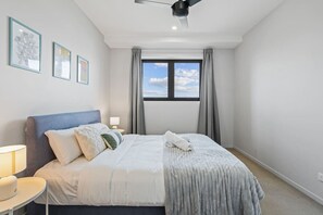 2 bedrooms, iron/ironing board, WiFi, bed sheets
