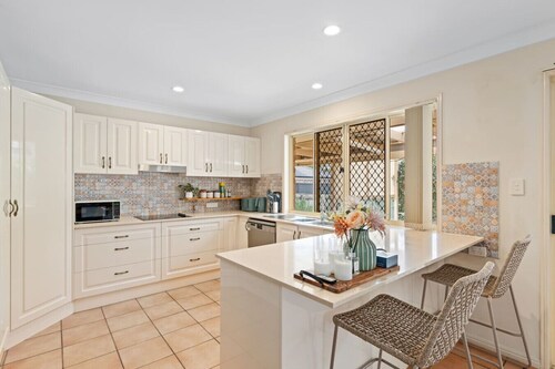 Spacious 4BR Family Home in Capalaba | Local Charm