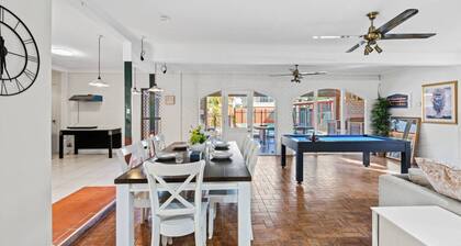 Cozy with Pool 4BD Family Retreat in Robertson