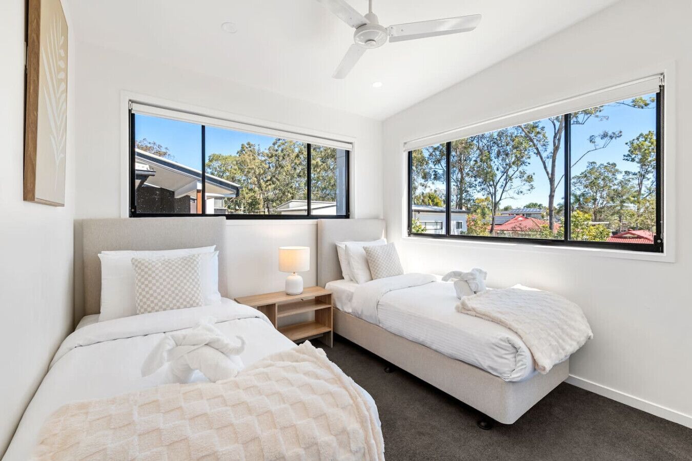 5 bedrooms, iron/ironing board, WiFi, bed sheets