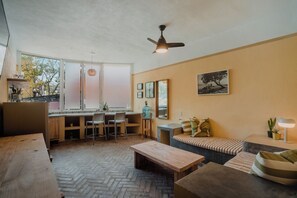 Comfort Studio, Garden View | Living area