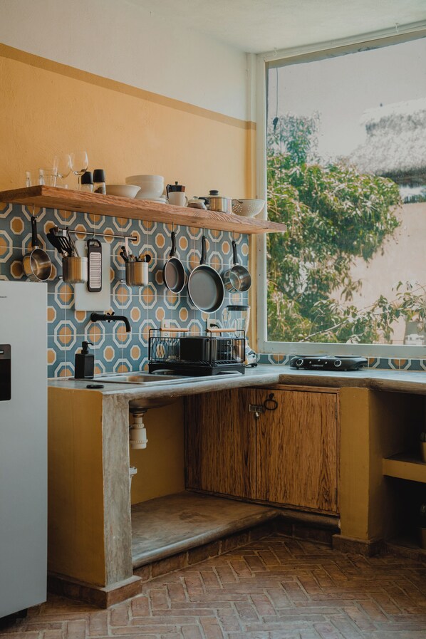 Comfort Studio, Garden View | Private kitchen | Stovetop, cookware/dishes/utensils - Sayula Home (Sayulita)