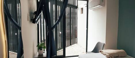 3 habitaciones, tabla de planchar con plancha, wifi y ropa de cama