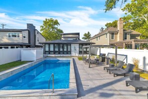 Pool - Elmhurst Luxury 4BR w/ Pool, Fenced Yard, Downtown (Elmhurst)