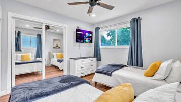 3 bedrooms, iron/ironing board, travel crib, WiFi