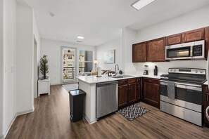 Fridge, microwave, oven, stovetop - Dreamy retreat in Frisco w/ Pool & Gym (Frisco)