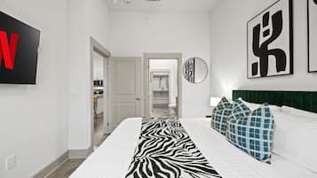 1 bedroom, iron/ironing board, travel cot, free WiFi