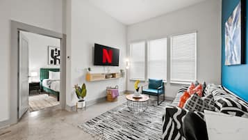 1 slaapkamer, een strijkplank/strijkijzer, reisbedje, gratis wifi