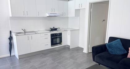 Sunrise Apt 4 · Cozy 1BR · Poolside Escape