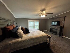 3 bedrooms, iron/ironing board, free WiFi, bed sheets