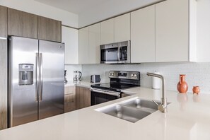 Fridge, microwave, oven, dishwasher