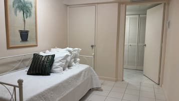 3 habitaciones, tabla de planchar con plancha, wifi y ropa de cama