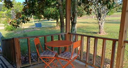 Charming 2-bedroom mobile home in tranquil Langley, AR, with AC