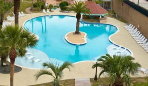 Outdoor pool - Amazing top floor ocean view! (Galveston)