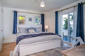 4 bedrooms, desk, WiFi, bed sheets
