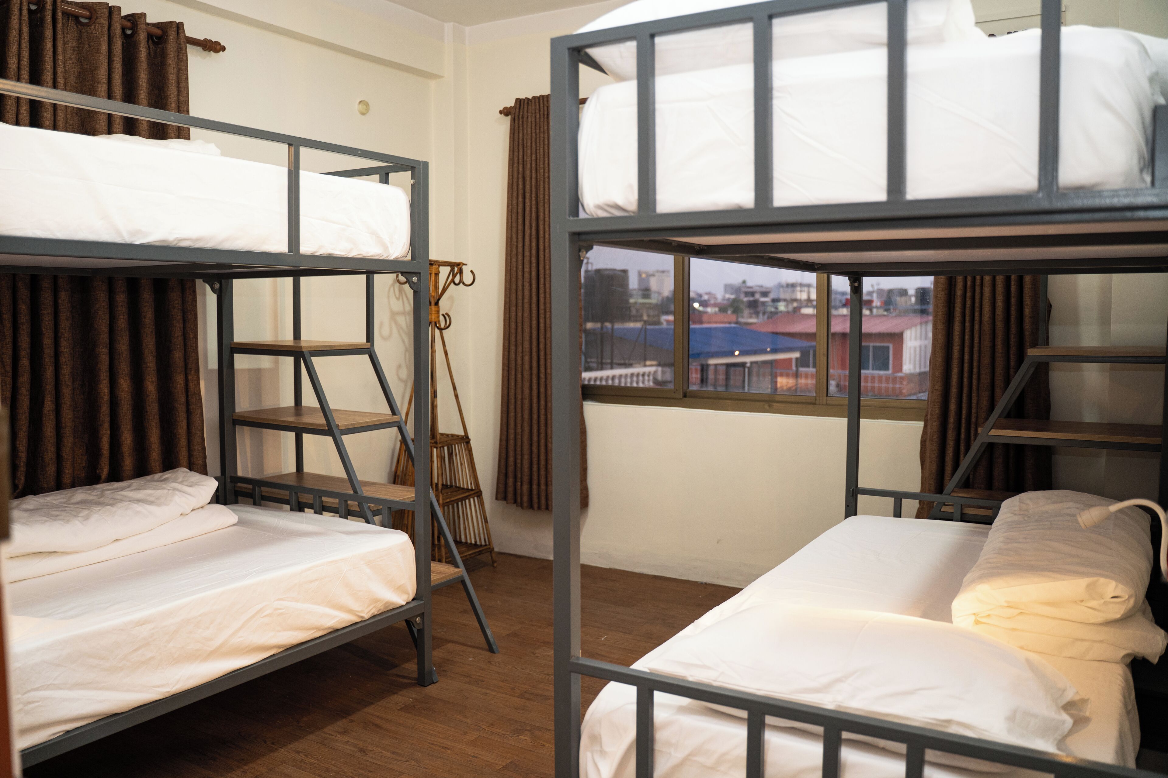 Comfort Shared Dormitory | Laptop workspace