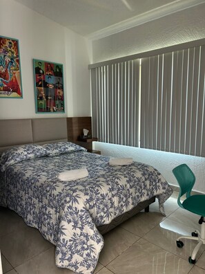 4 bedrooms, internet, bed sheets