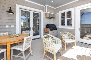 Outdoor dining - Stunning Marsh Views, 5 Bedroom 6.5 Bath with pool house 2 blocks to the Beach! (Saint Simons Island)