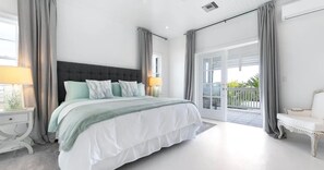 5 bedrooms, iron/ironing board, Internet, bed sheets