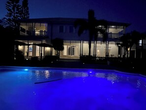 Outdoor pool, a heated pool - Hidden gem in gated community of Islands Old Fort Bay (Old fort bay)