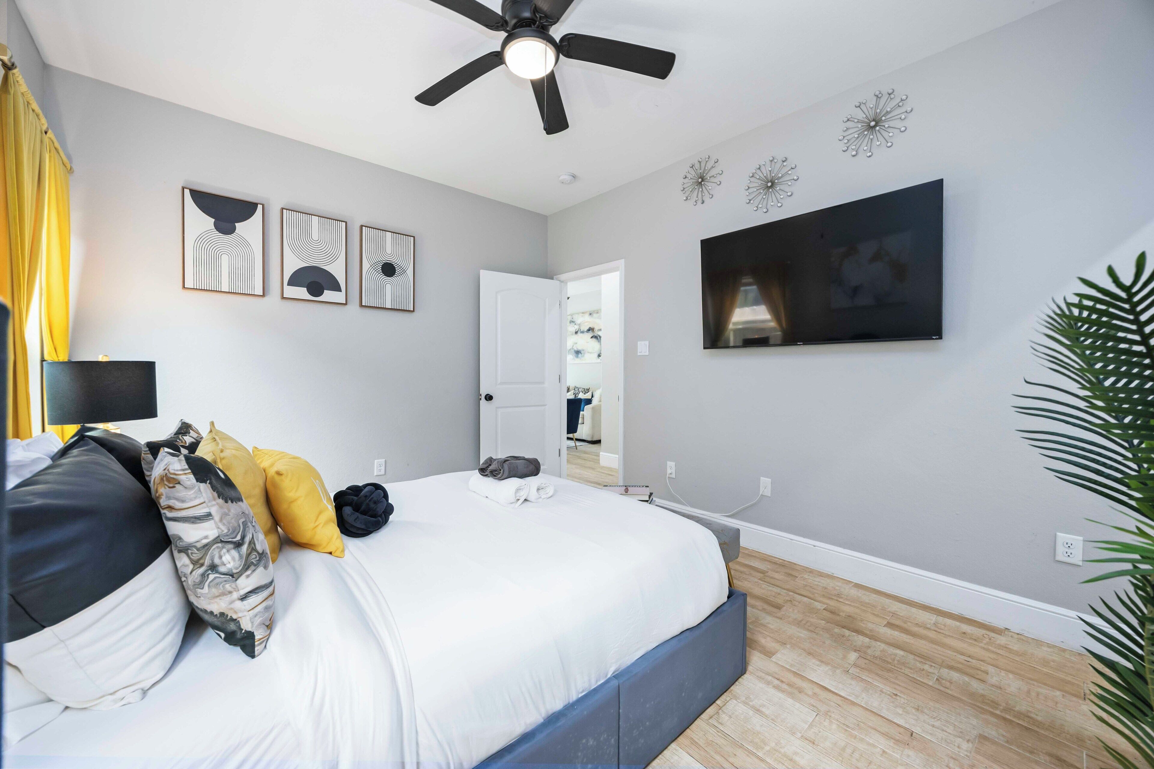 2 bedrooms, iron/ironing board, free WiFi, bed sheets