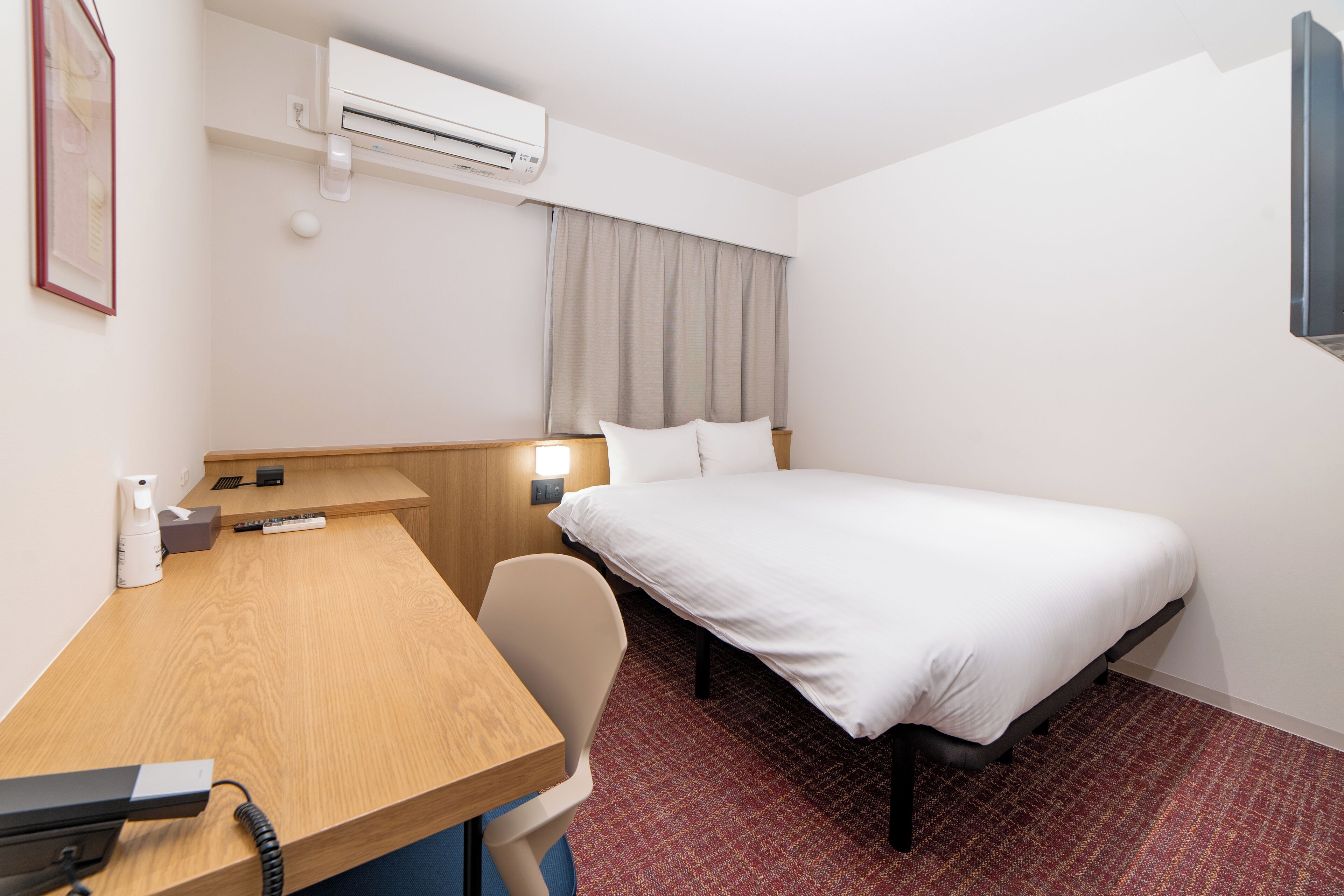 Double Room | In-room safe, desk, free WiFi