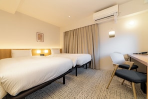 雙床房 | 客房內保險箱、書桌、免費無線上網
