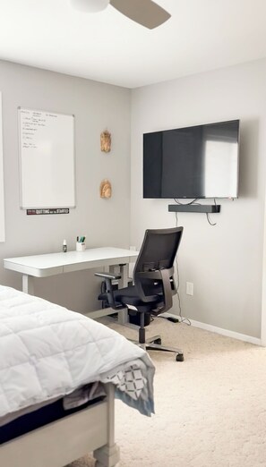 1 Schlafzimmer, BĂŒgeleisen/BĂŒgelbrett, WLAN, BettwĂ€sche