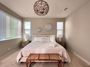 3 bedrooms, iron/ironing board, WiFi, bed sheets - Mid-Century Modern 3BR in Great park Irvine (Irvine)