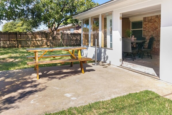 Outdoor dining
