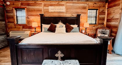 Upper Room - Come explore the wild wonders of Oak Meadow Ranch
