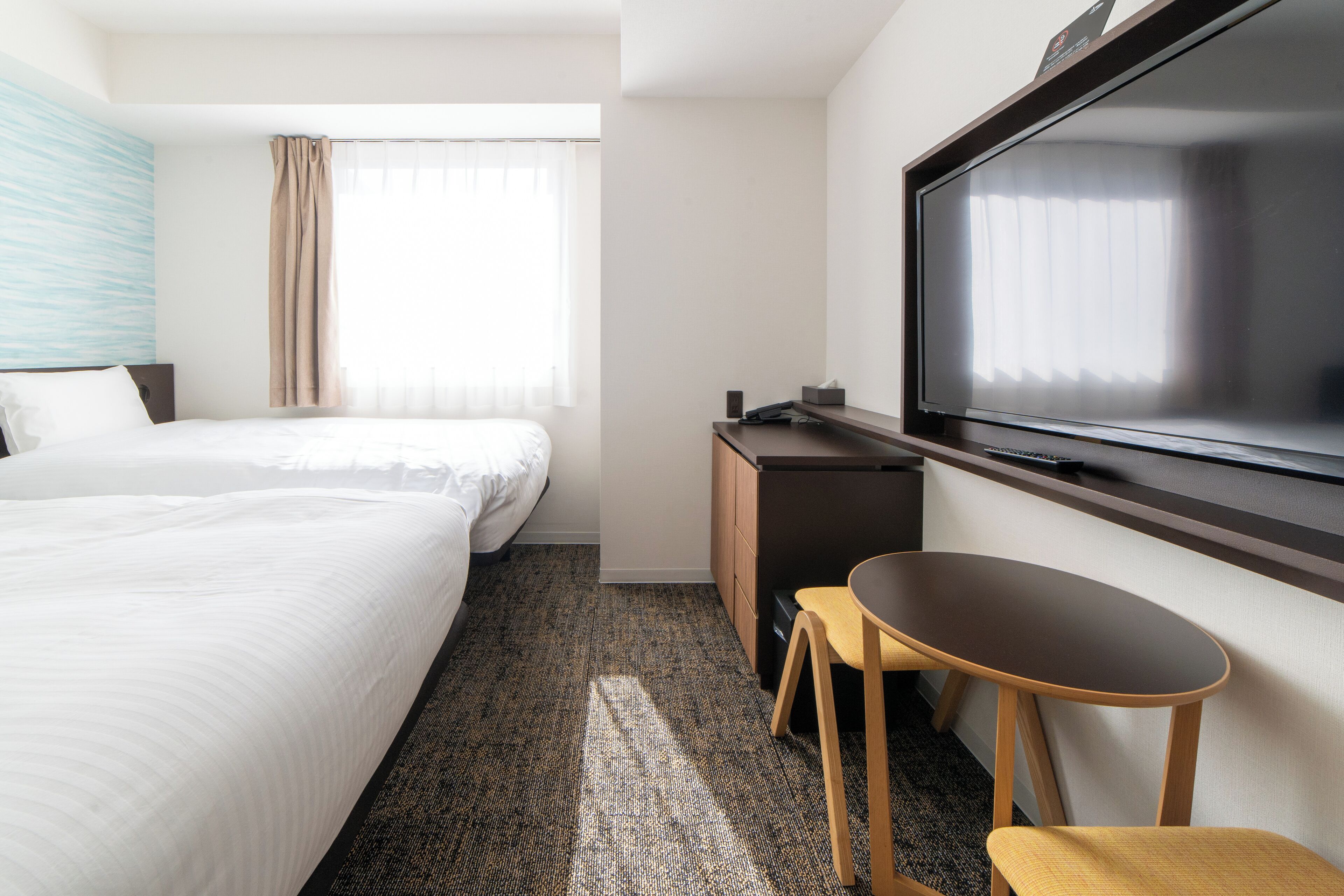 Down duvets, in-room safe, desk, blackout curtains