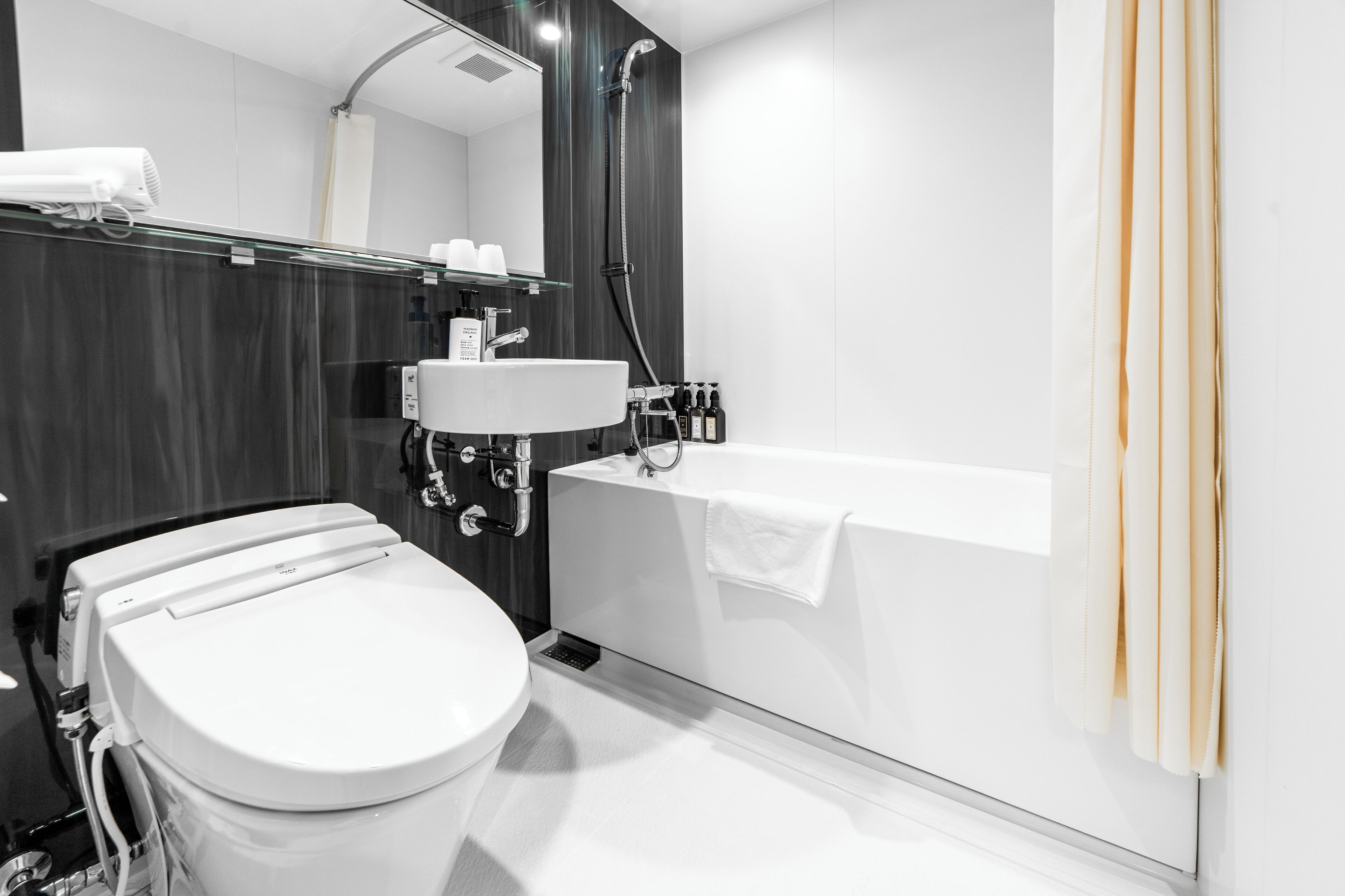 Kamar Twin, Bebas Asap Rokok | Kamar mandi | Kombinasi shower/bathtub dan perlengkapan mandi gratis