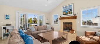 Gorgeous Pleasure Point Home - Sleeps 10!