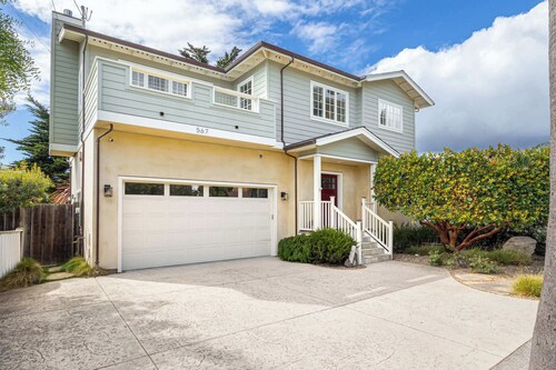 Gorgeous Pleasure Point Home - Sleeps 10!
