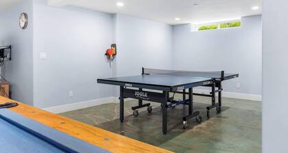 Gorgeous Pleasure Point Home - Sleeps 10!