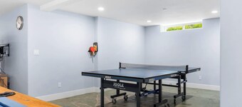 Gorgeous Pleasure Point Home - Sleeps 10!