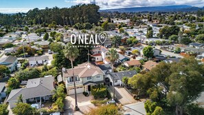 Exterior - Gorgeous Pleasure Point Home - Sleeps 10! (Santa Cruz)