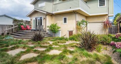 Gorgeous Pleasure Point Home - Sleeps 10!