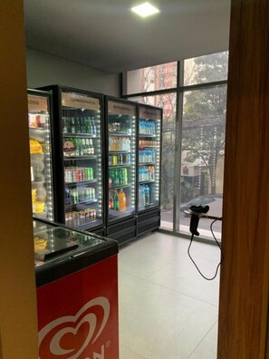 المنشأة من الداخل