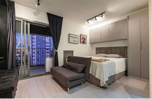 1 soverom, skrivebord, strykejern/-brett og wi-fi (inkludert)