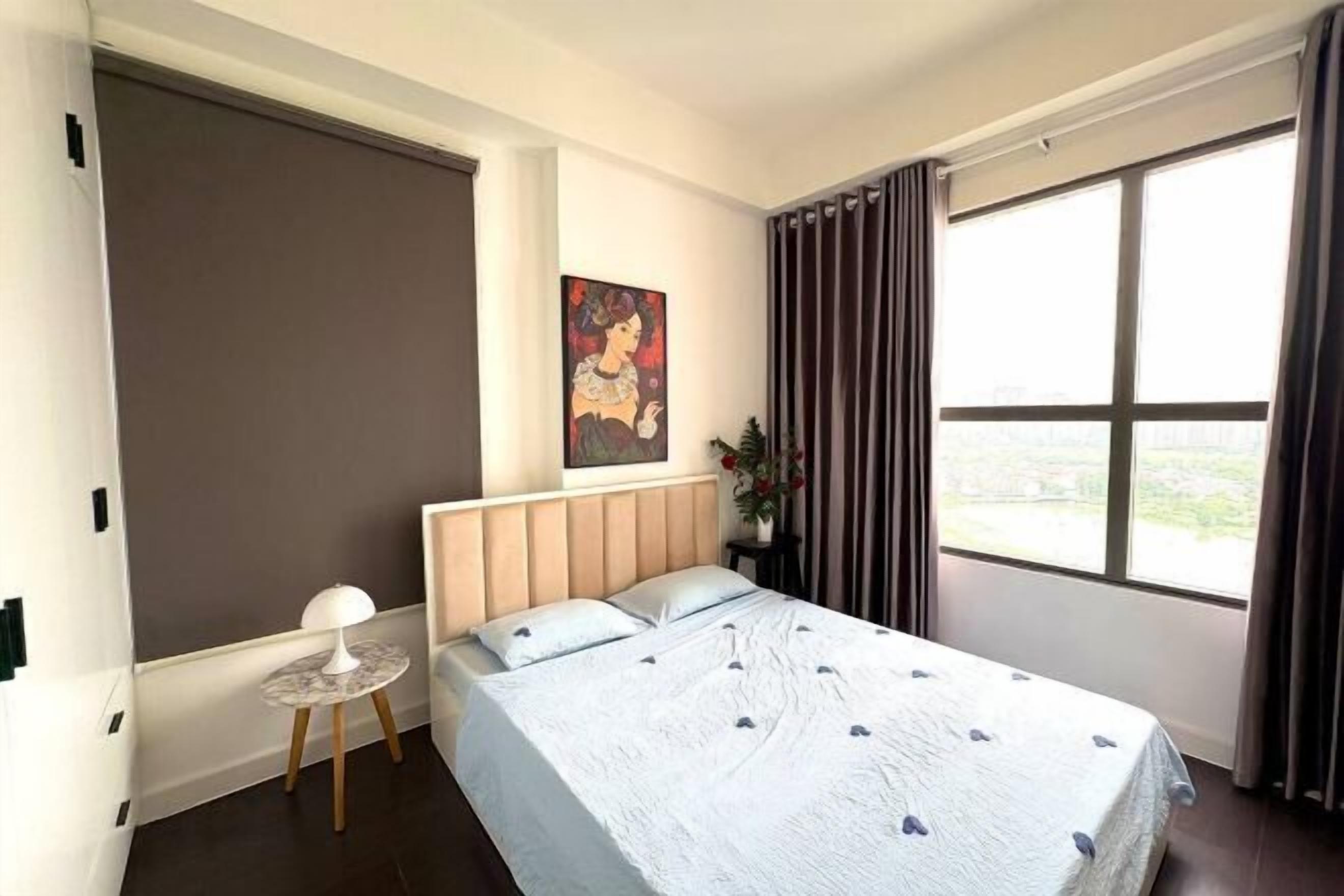 Minibar, iron/ironing board, free WiFi, bed sheets