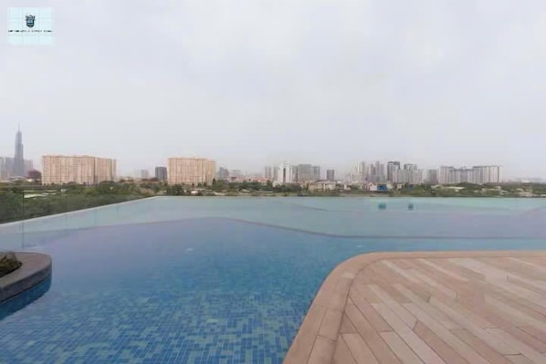 Rooftop pool